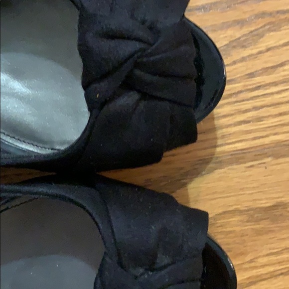 shoes - Picture 3 of 3